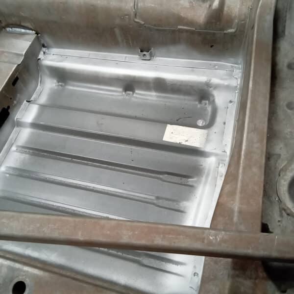 16062025 1978 Mercedes 350SL floors complete 6