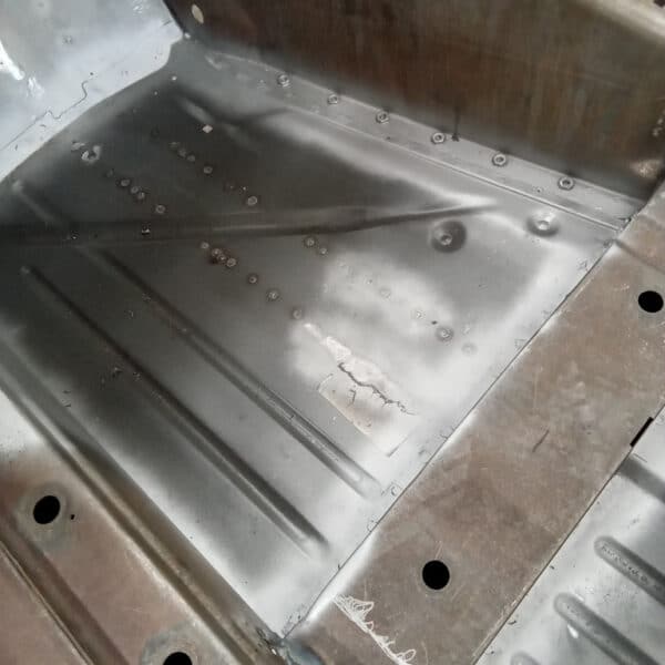 16062025 1978 Mercedes 350SL floors complete 7