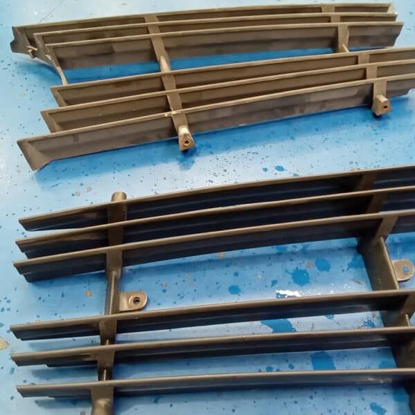 17.06.2025 1987 Mercedes 500 SL Grey Grill 11