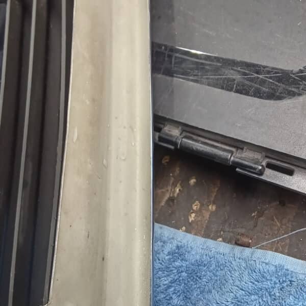 17.06.2025 1987 Mercedes 500 SL Grey Grill 15