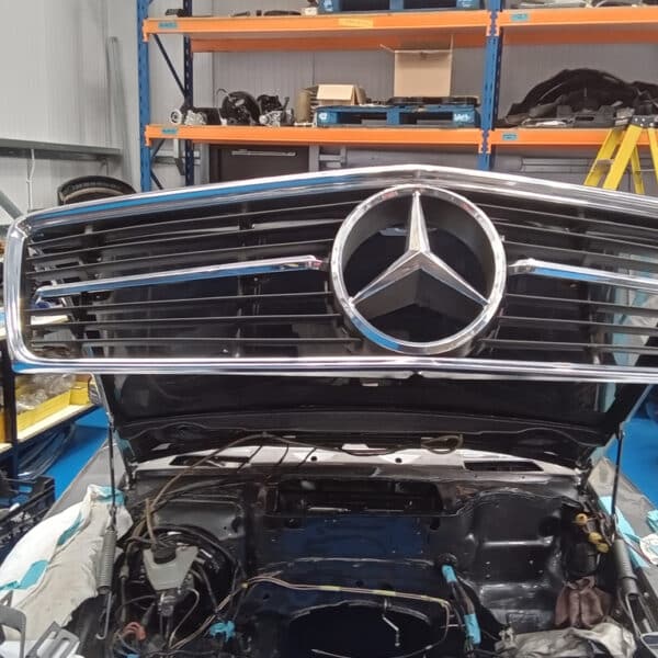 17.06.2025 1987 Mercedes 500 SL Grey Grill 20