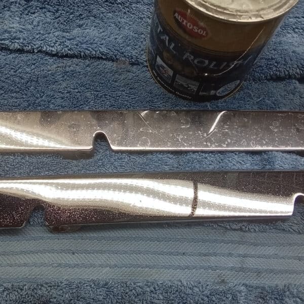 17.06.2025 1987 Mercedes 500 SL Grey Grill 3