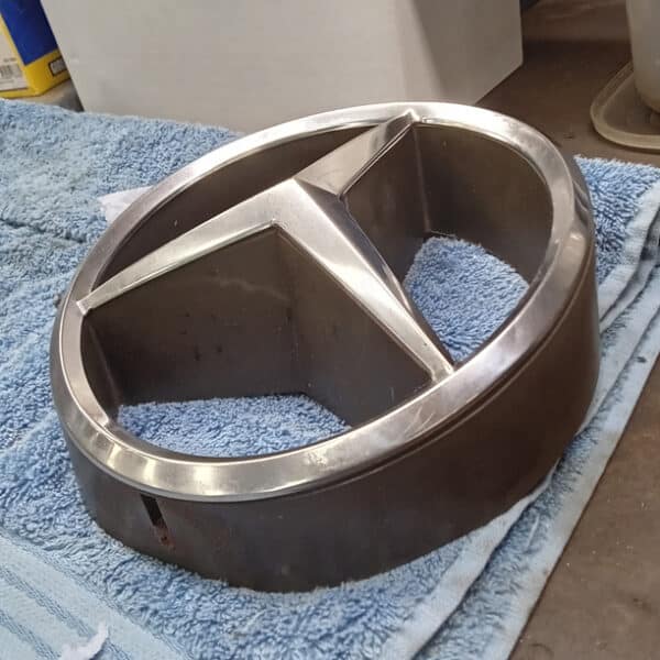 17.06.2025 1987 Mercedes 500 SL Grey Grill 7