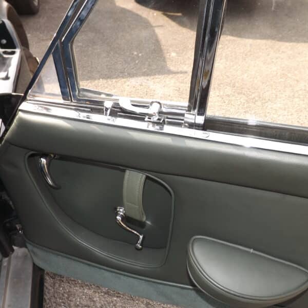 180415 1961 Jensen 541S 15