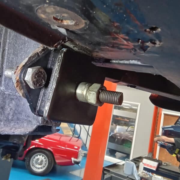 190620225 1963 Jaguar MKII repairs 12