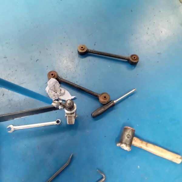 190620225 1963 Jaguar MKII repairs 16