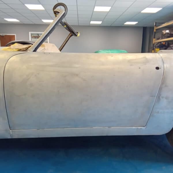 19062025 1969 Aston Martin DB6 epoxy 57