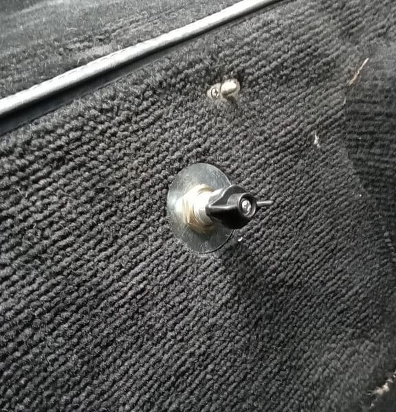 19062025 1973 MGB Roadster battery cutoff 11