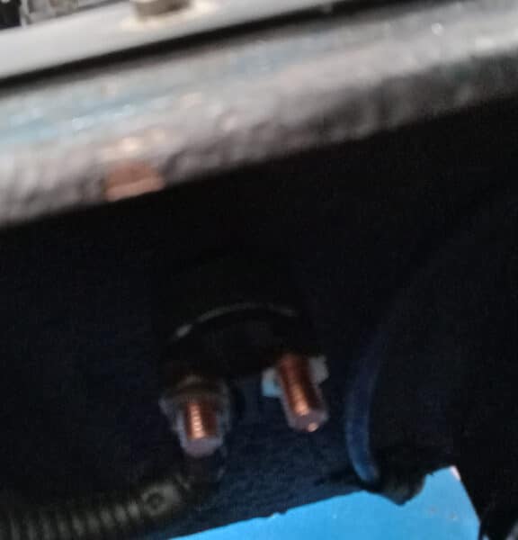 19062025 1973 MGB Roadster battery cutoff 4