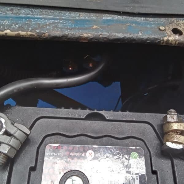 19062025 1973 MGB Roadster battery cutoff 8