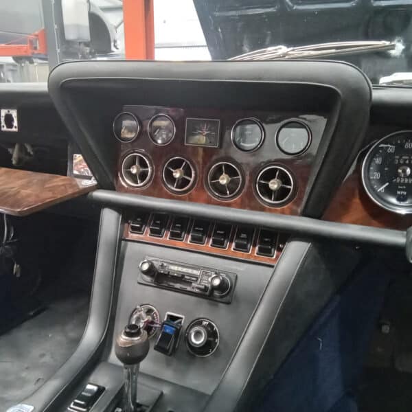 19062025 1976 Jensen Interceptor dash out 10