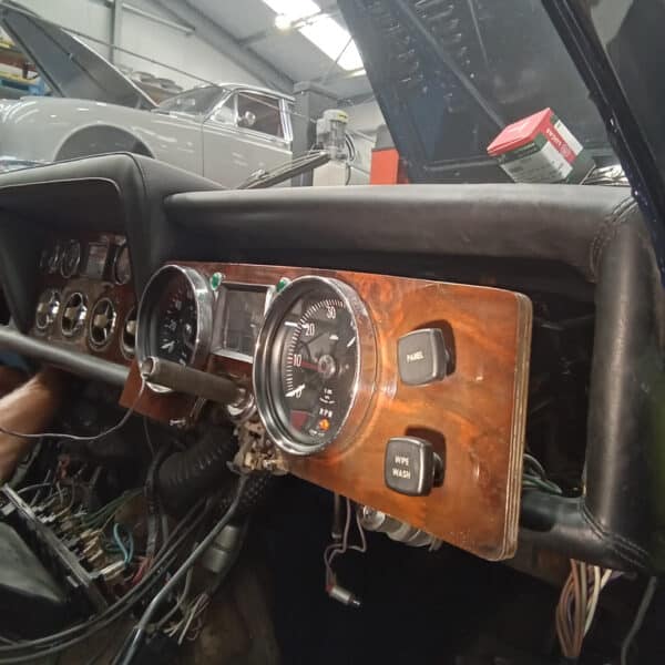 19062025 1976 Jensen Interceptor dash out 31