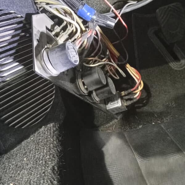 19062025 19763 Porsche 914 indicator relay 4