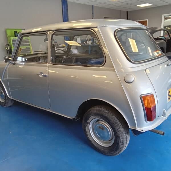 19062025 1977 Leyland Mini 1000 paint done 15