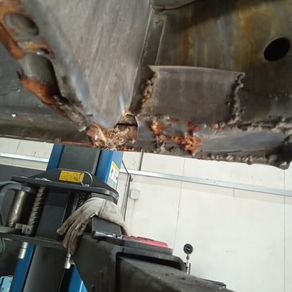 19062025 1978 Mercedes 350SL rust and rot repairs 11