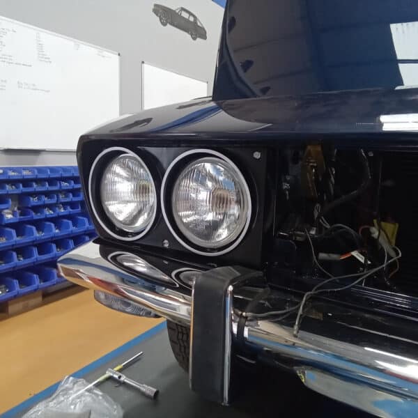 1976 Jensen Interceptor Blue Headlights 01