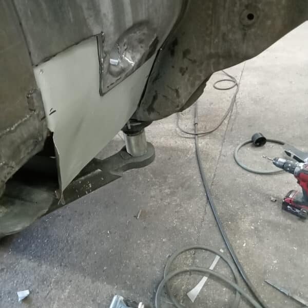 23062025 1978 Mercedes 350SL welding work 12