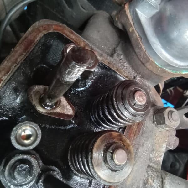 24062025 1971 Triumph TR6 tappets and fuel pressure 4