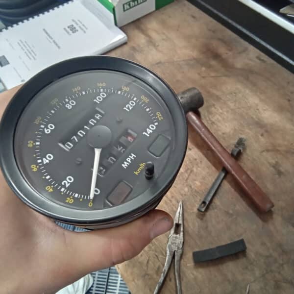 25062025 1985 Daimler DS420 fuel pump 10
