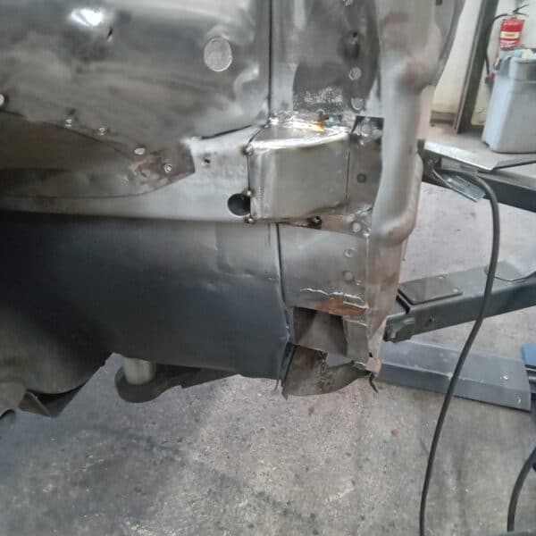 260625 1978 Mercedes Benz 350SL Welding and Fitting Inner Fenders 5