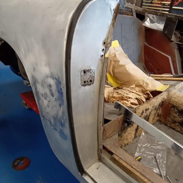 300525 1969 Aston Martin DB6 Volante Door Rubbers 03