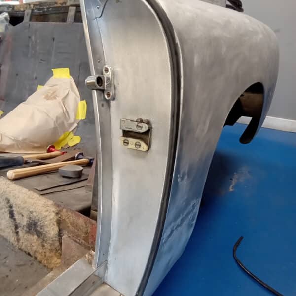 300525 1969 Aston Martin DB6 Volante Door Rubbers 05