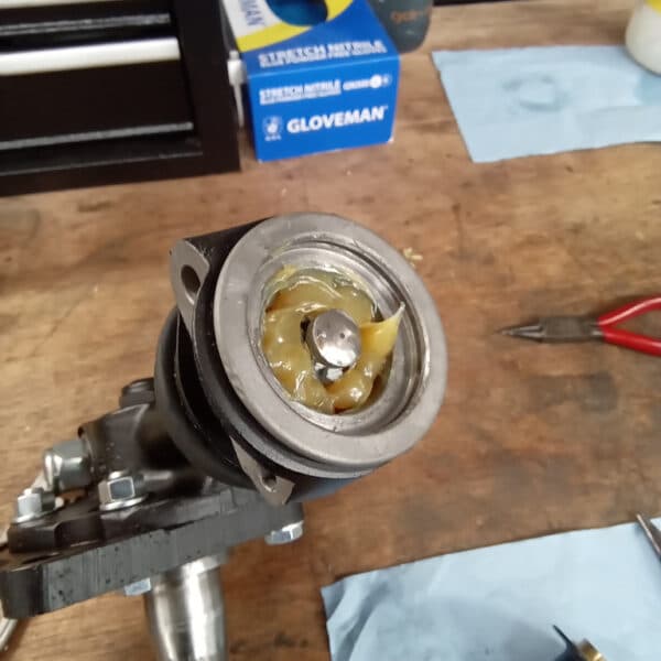 300525 1969 Aston Martin DB6 Volante Suspension 07