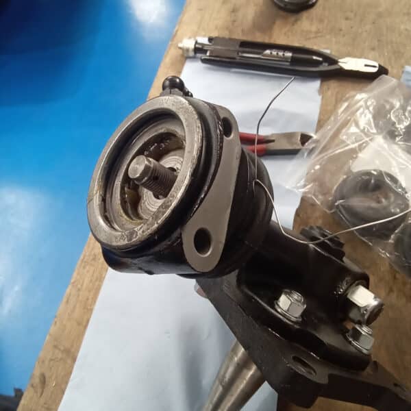 300525 1969 Aston Martin DB6 Volante Suspension 21