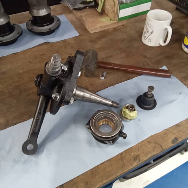 300525 1969 Aston Martin DB6 Volante Suspension 24