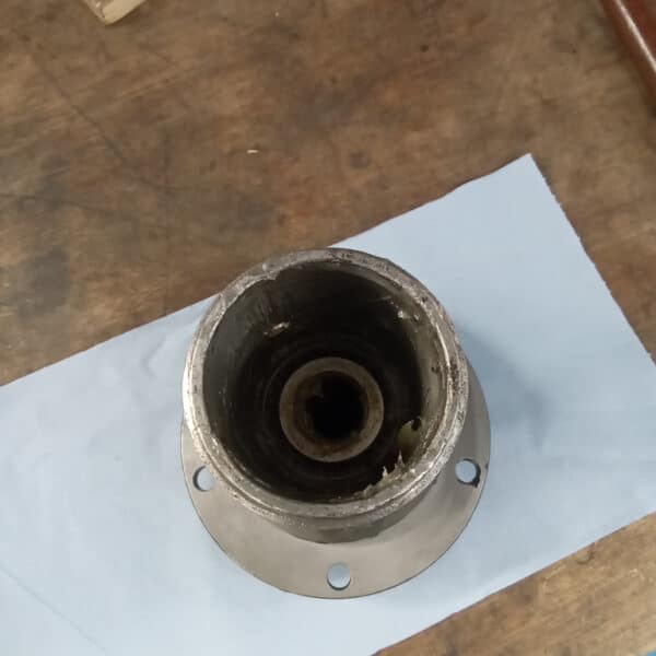 300525 1969 Aston Martin DB6 Volante Suspension 26