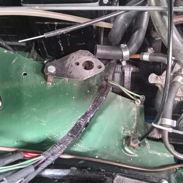 310525 1978 MG Midget 1500 Heater Valve 04