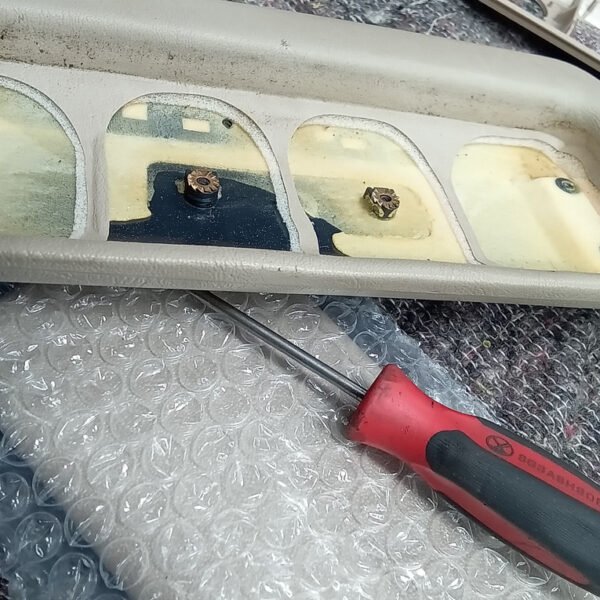 310525 1997 Mercedes 280SL Sunvisor 03