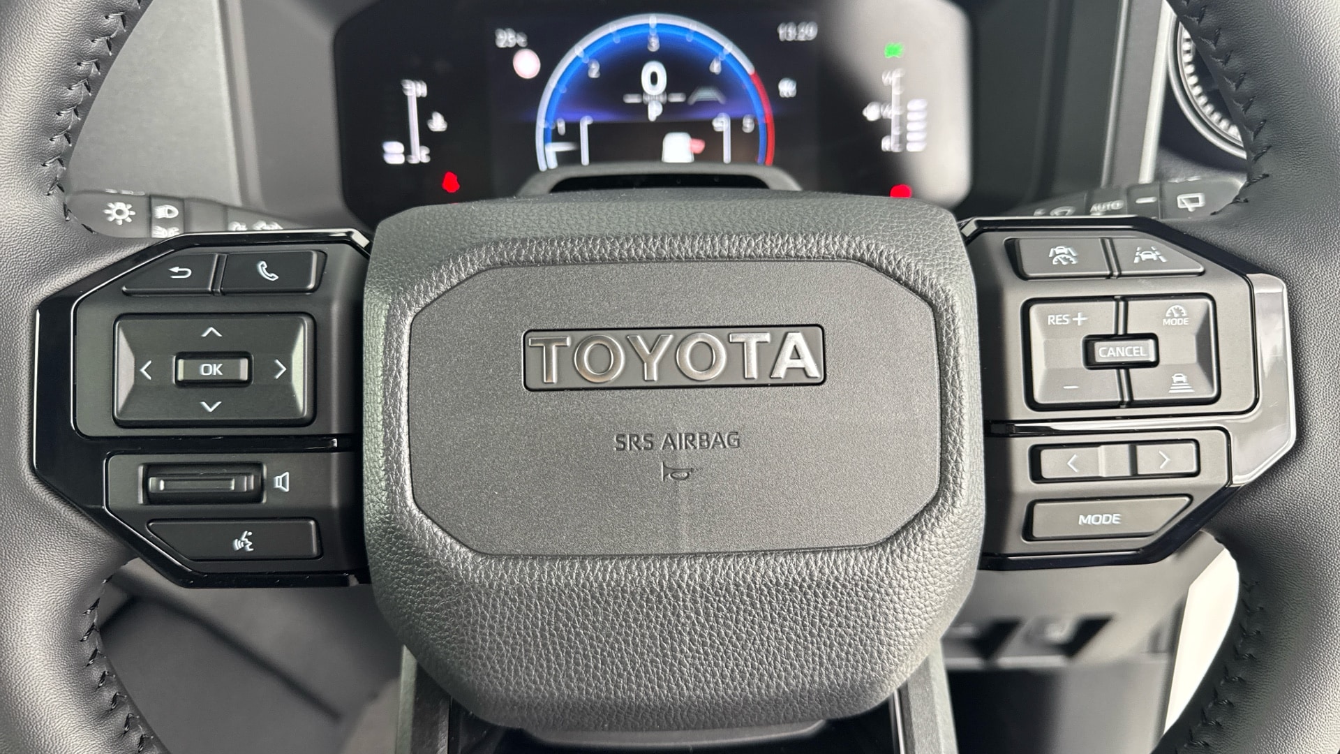 Toyota Land Cruiser Commercial 5