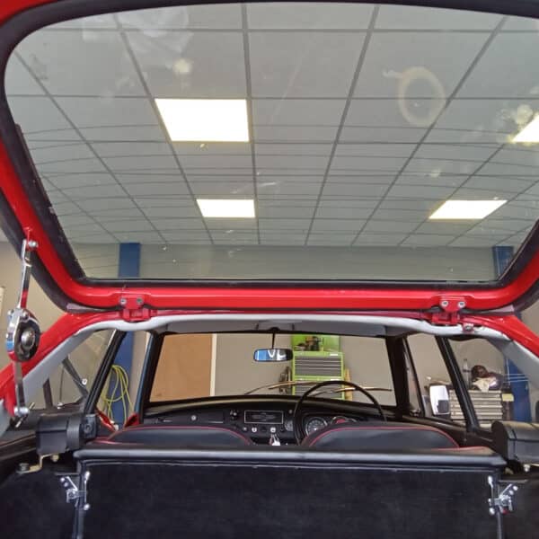03.07.2025 1968 MGB GT Red boot lid 10