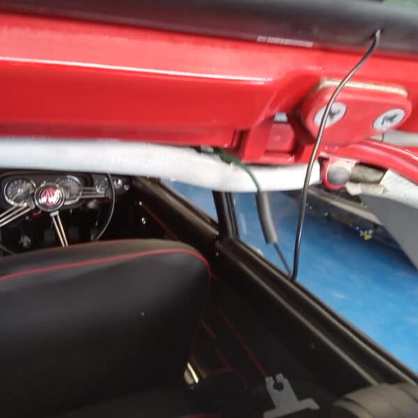 03.07.2025 1968 MGB GT Red boot lid 2
