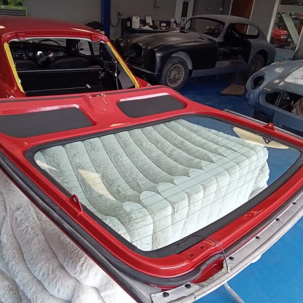 03.07.2025 1968 MGB GT Red boot lid 5