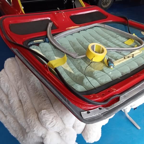 03.07.2025 1968 MGB GT Red boot lid 8