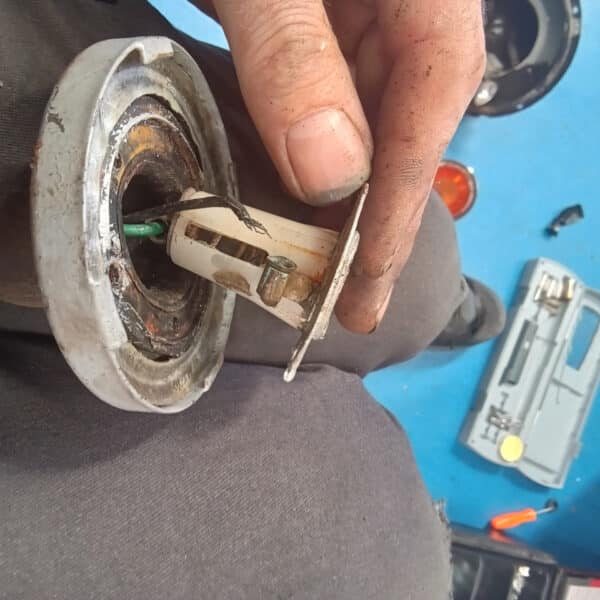 08.07.2025 1963 Rover P4 110 Grey Light wiring 3