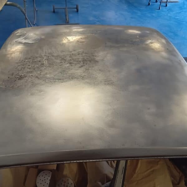 08.07.2025 1969 Audi 70L White rust on roof 1 1