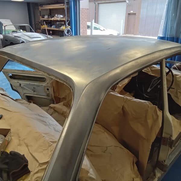 08.07.2025 1969 Audi 70L White rust on roof 6 1