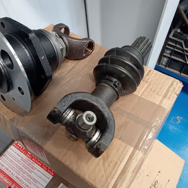 08.07.2025 1971 Triumph TR6 Red 1971 Rear hub 3