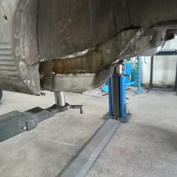 08.07.2025 1978 Mercedes 350SL Red Rear frame 2