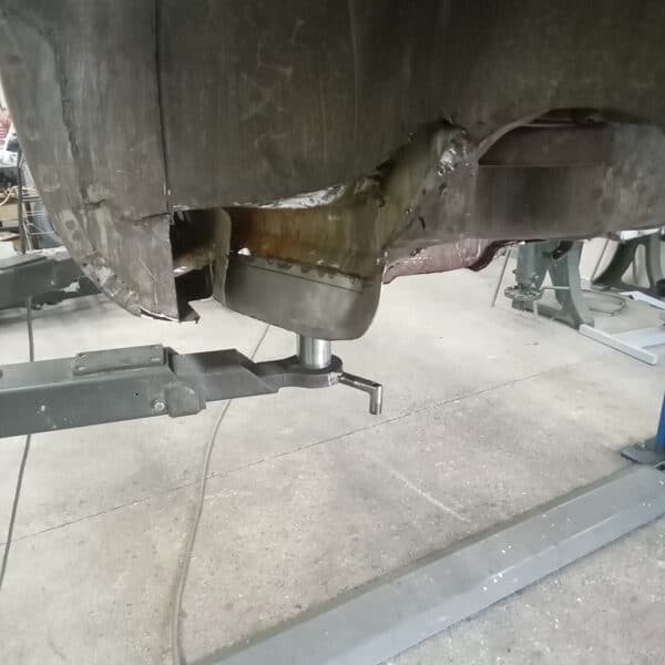 08.07.2025 1978 Mercedes 350SL Red Rear frame 4