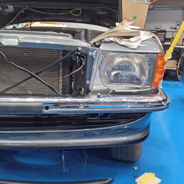 08.07.2025 1987 Mercedes 500 SL Grey front end 12