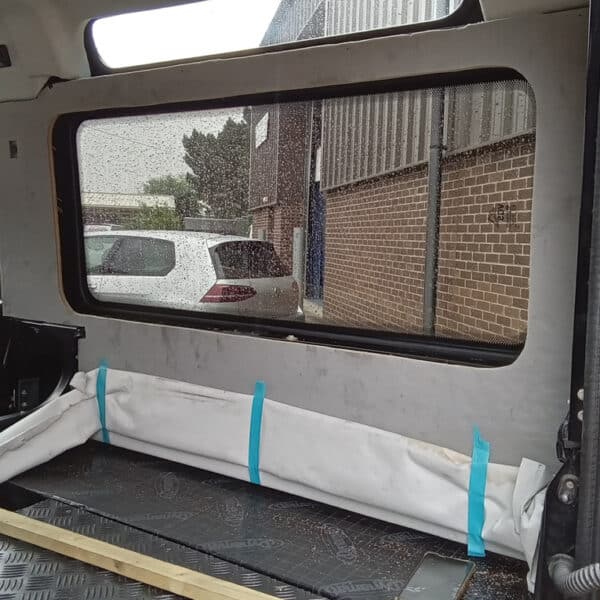 08072025 2010 Land Rover Defender 90 Black Window hole 4