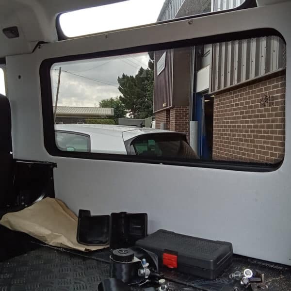 08072025 2010 Land Rover Defender 90 Black Window hole 6