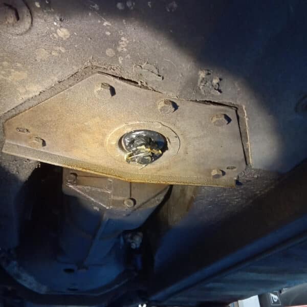 10.07.2025 1967 Jaguar E Type Cream Series 1 22 gearbox and engine removal 1
