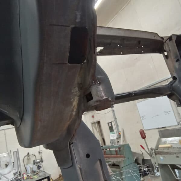 10.07.2025 1978 Mercedes 350SL Red front frame rust damage 2