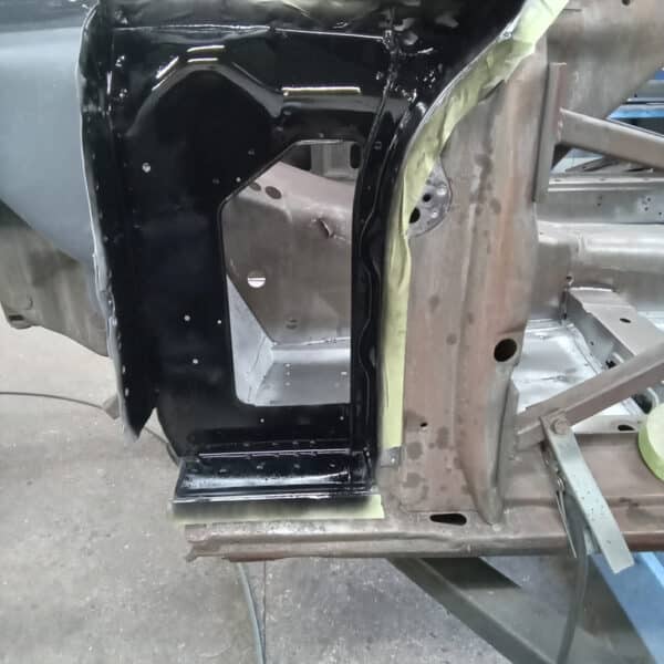 10.07.2025 1978 Mercedes 350SL Red quater pannel work 6