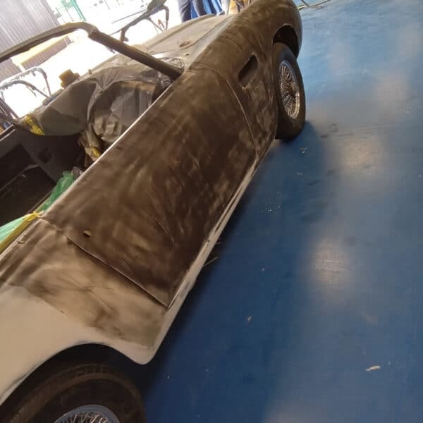 14072025 1969 Aston Martin DB6 Volante filler 1